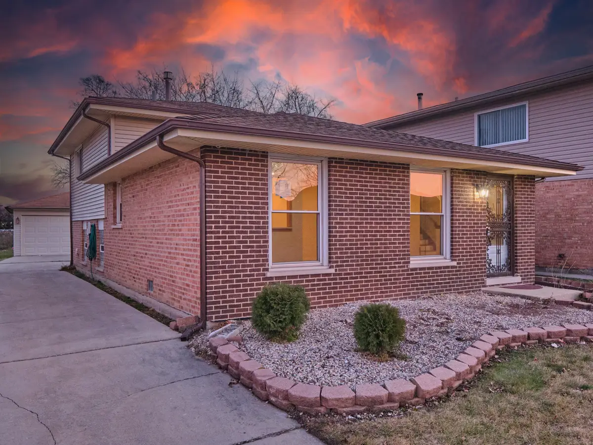 18207 Ravisloe Terrace, Country Club Hills, IL 60478 - Image #1