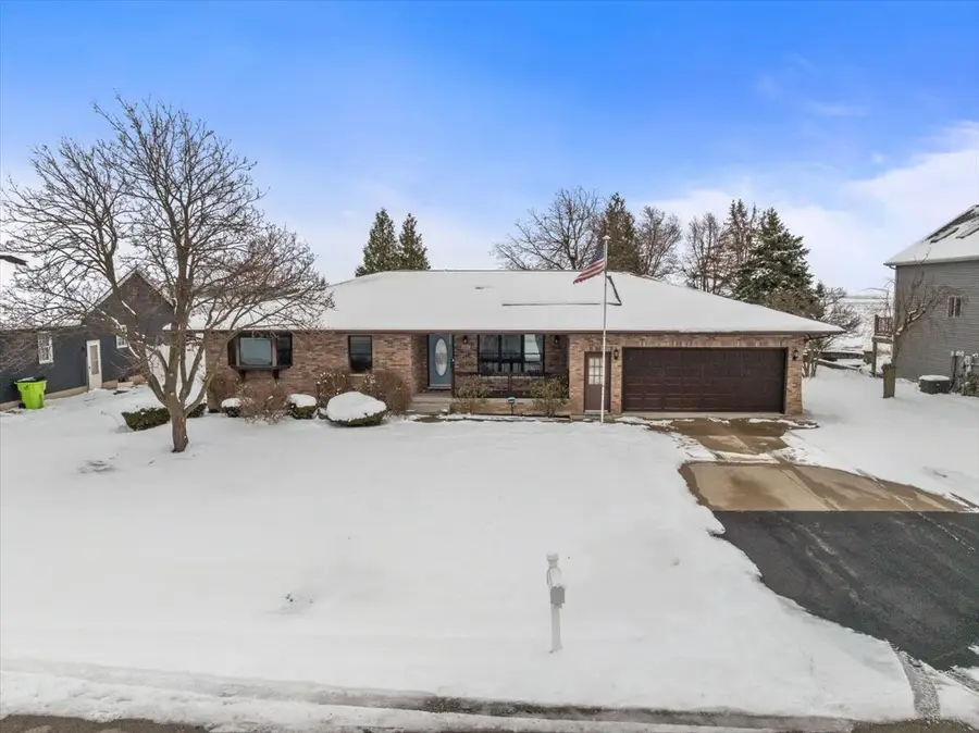 605 Morningside Drive, Chenoa, IL 61726 - Image #2