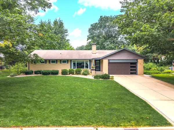 209 Orleans Drive, Bloomington, IL 61701