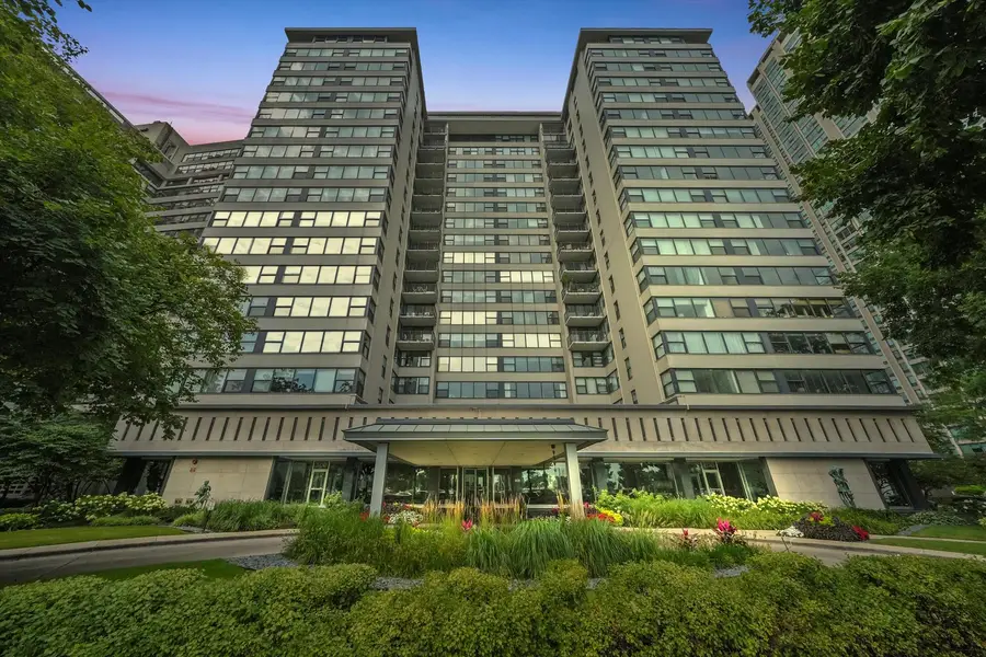 3430 N Lake Shore Drive #12J, Chicago, IL 60657 - #2