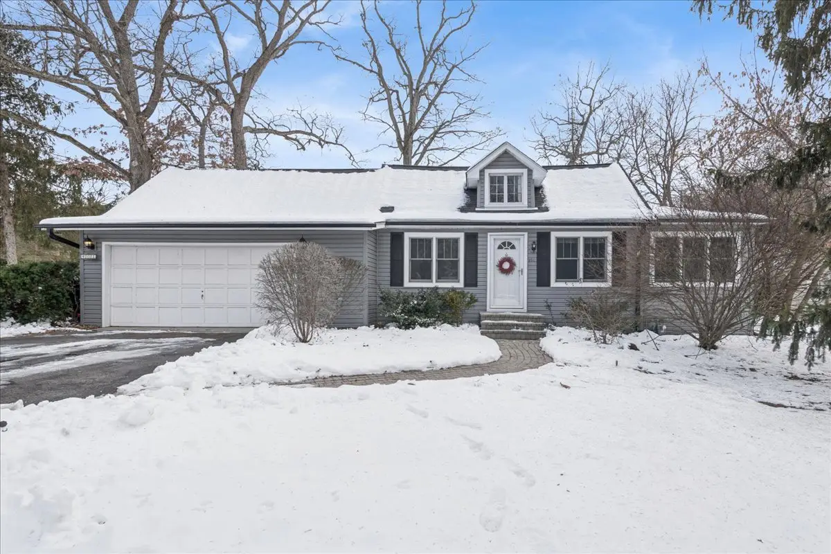 401 E Tower Drive, Tower Lakes, IL 60010 - Image #1