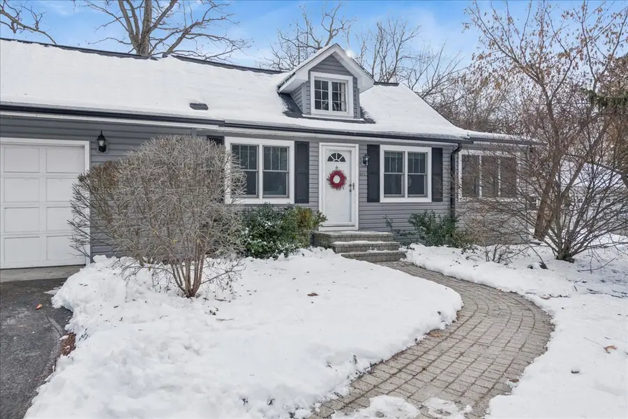 401 E Tower Drive, Tower Lakes, IL 60010 - Image #2