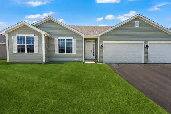 206 Cress Creek Trail, Poplar Grove, IL 61065