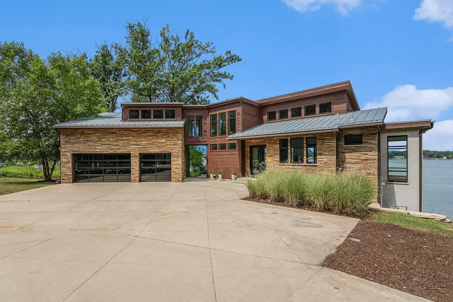 68448 Beechwood Drive, Dowagiac, MI 49047 - Image #3