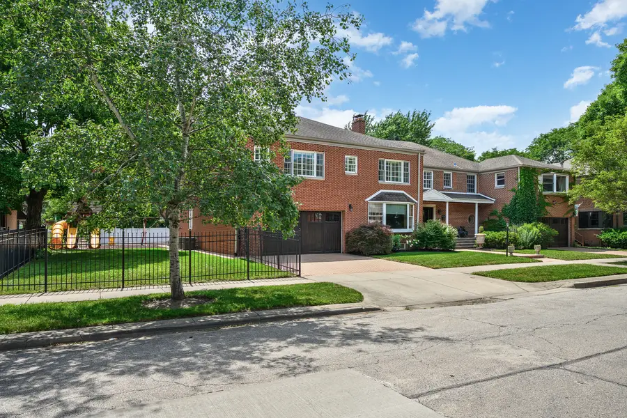 2851 W Rascher Avenue, Chicago, IL 60625 - Image #2
