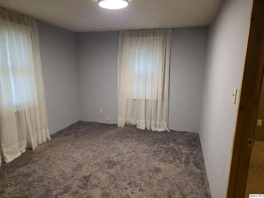 1717 N 4th, Quincy, IL 62301 - #2