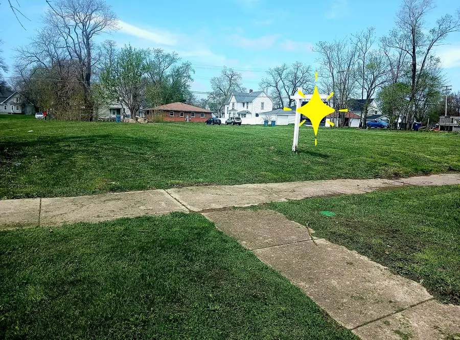 215 N Rosewood Avenue, Kankakee, IL 60901 - #2