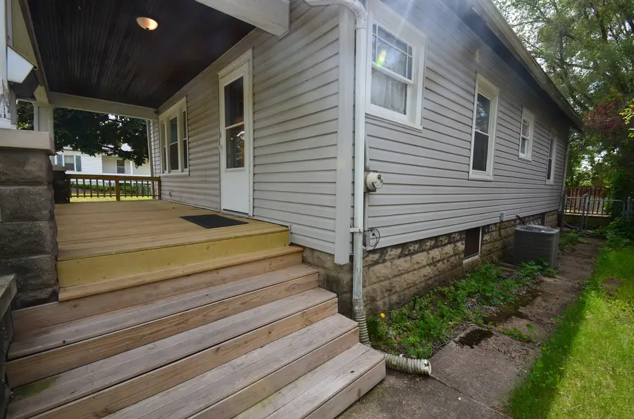 923 17th Street, Rockford, IL 61104 - #2