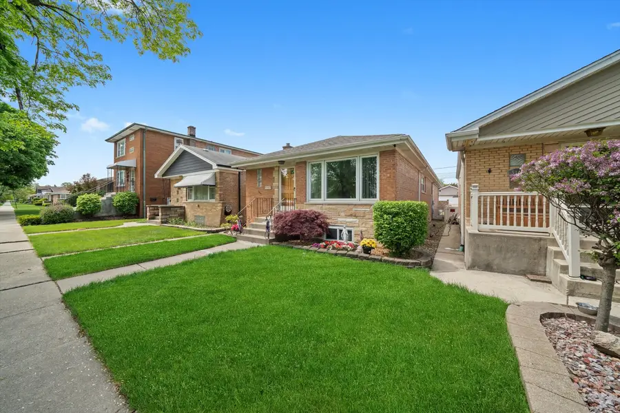 5142 S Mulligan Avenue, Chicago, IL 60638 - Image #2