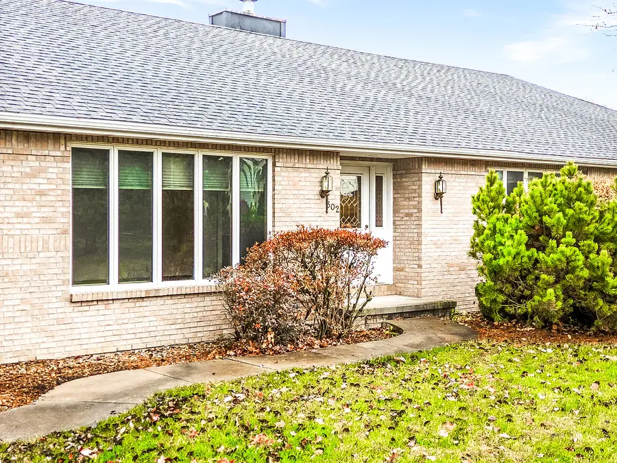 302 Kelly Drive, Normal, IL 61761 - Image #2