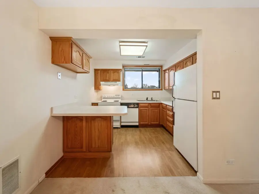 464 Raintree Drive #2D, Glen Ellyn, IL 60137 - Image #2