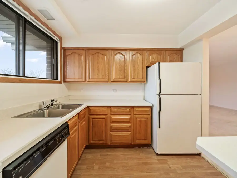 464 Raintree Drive #2D, Glen Ellyn, IL 60137 - Image #3