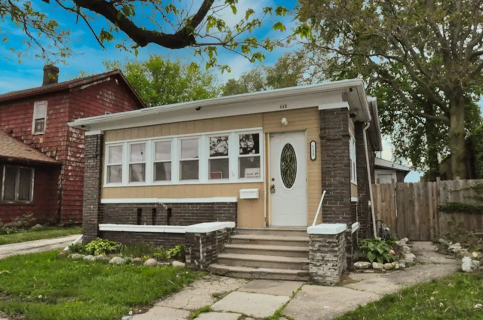 112 W Hickory Street, Streator, IL 61364 - #1