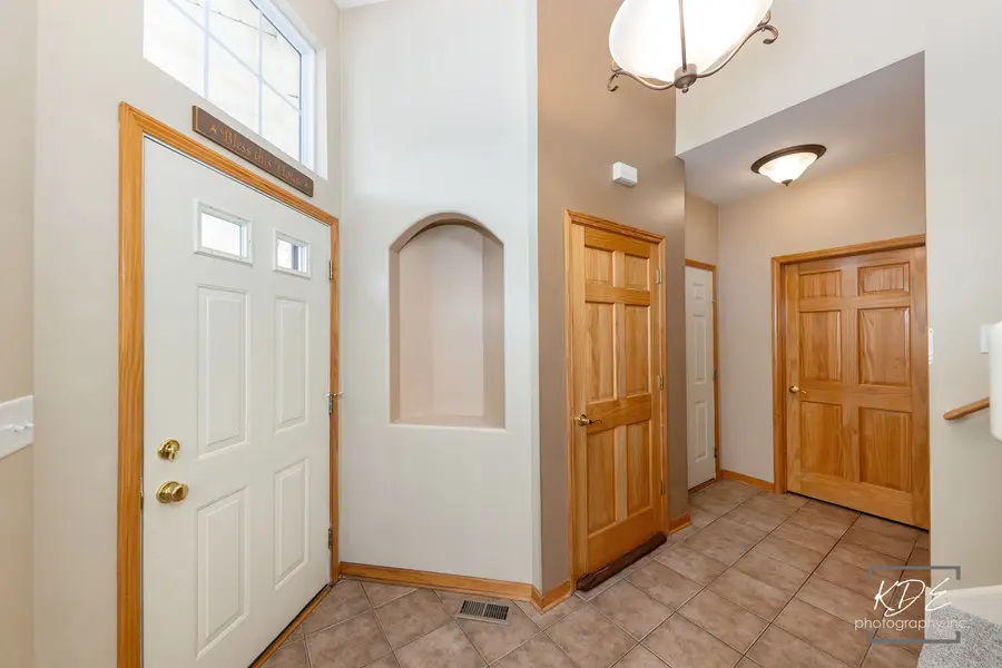 945 Winners Cup Court #945, Naperville, IL 60565 - Image #2