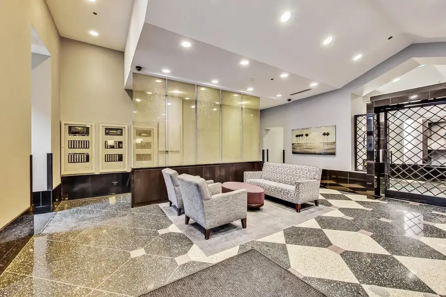 111 W Maple Street #2601, Chicago, IL 60610 - Image #2