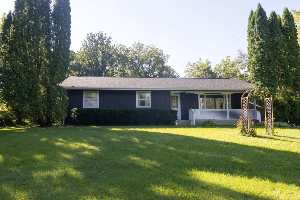 10520 Cemetery Road, Pecatonica, IL 61063 - Image #1