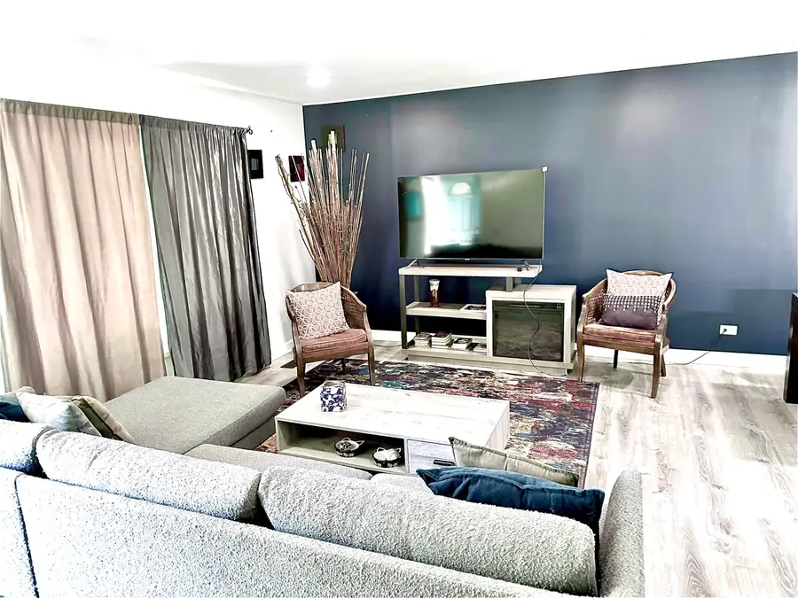 230 Delaware Drive, Bolingbrook, IL 60440 - Image #3