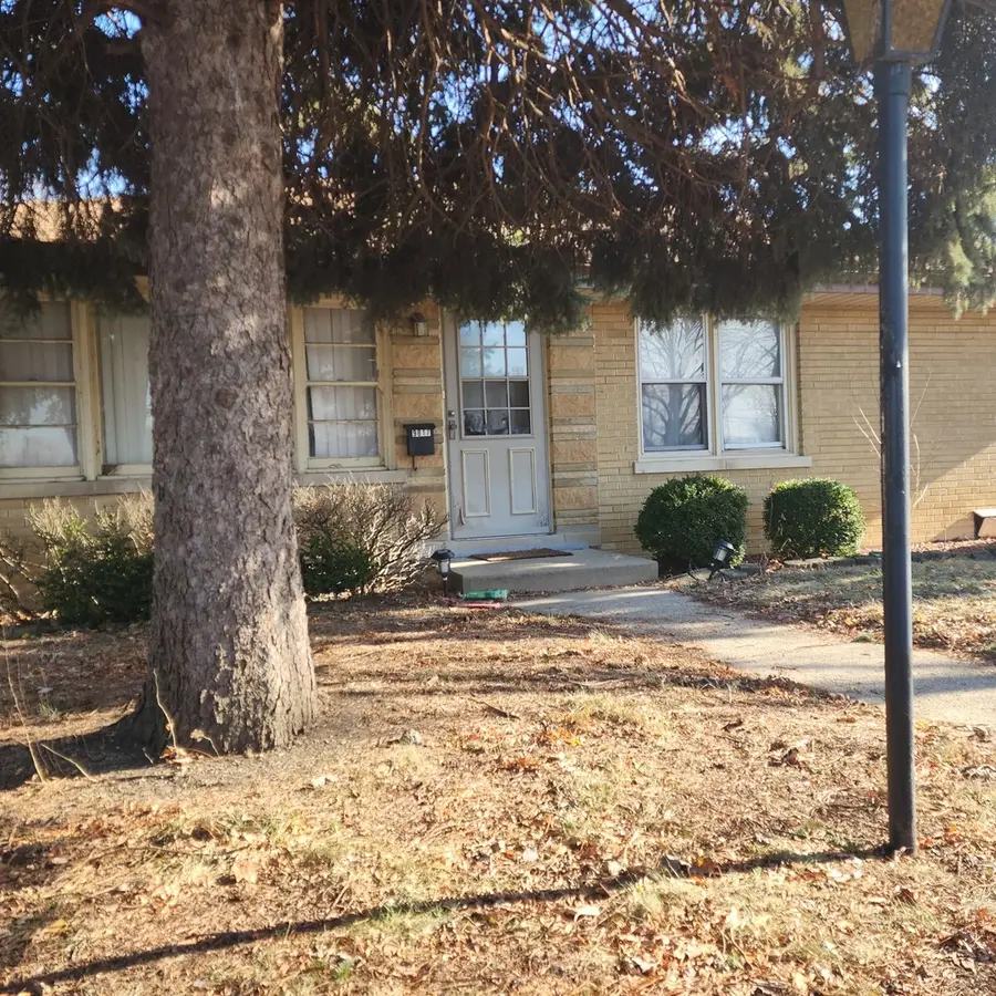 9817 Washington Avenue, Oak Lawn, IL 60453 - #3