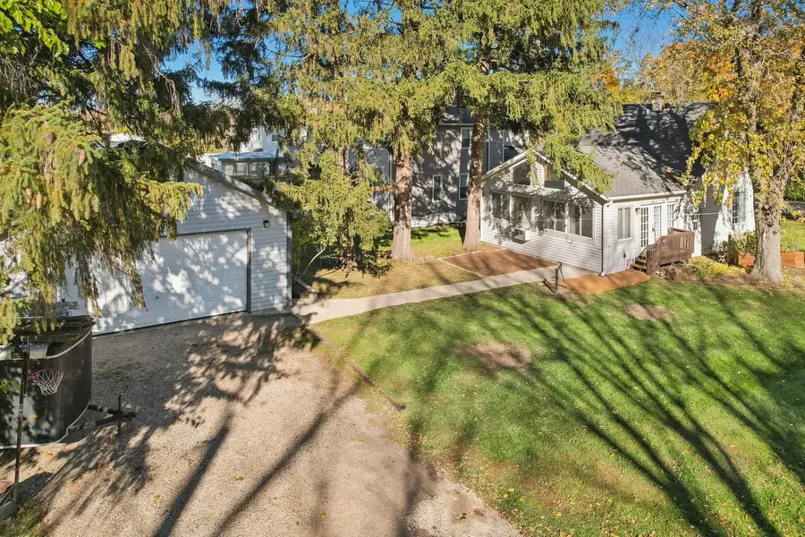 390 N Garfield Boulevard, Grayslake, IL 60030 - Image #2