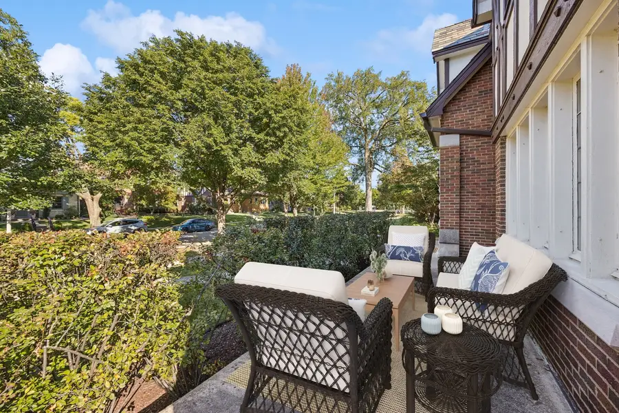 1116 N Elmwood Avenue, Oak Park, IL 60302 - #3