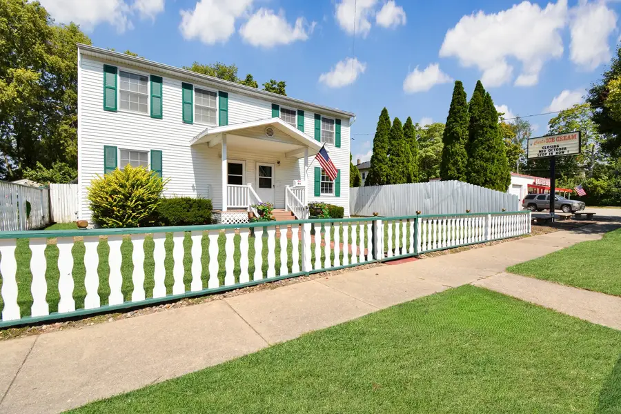 611 W Locust Street, Bloomington, IL 61701 - Image #2