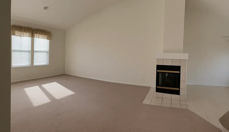 Address Withheld By Seller, Elgin, IL 60123 - Image #3