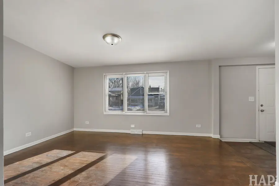 1310 N Poplar Avenue, Round Lake Beach, IL 60073 - Image #3