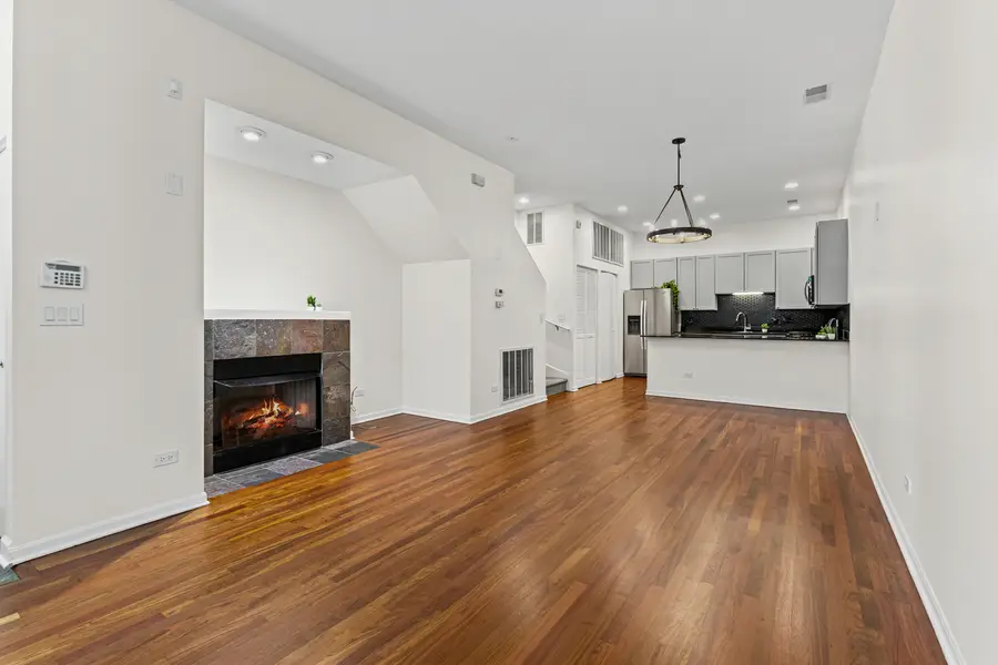 954 N Crosby Street, Chicago, IL 60610 - Image #2