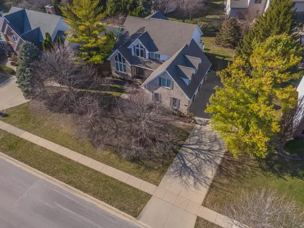 2006 Woodbine Road, Bloomington, IL 61704