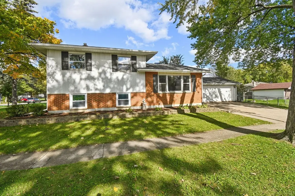 207 N Idlewild Avenue, Mundelein, IL 60060 - Image #1