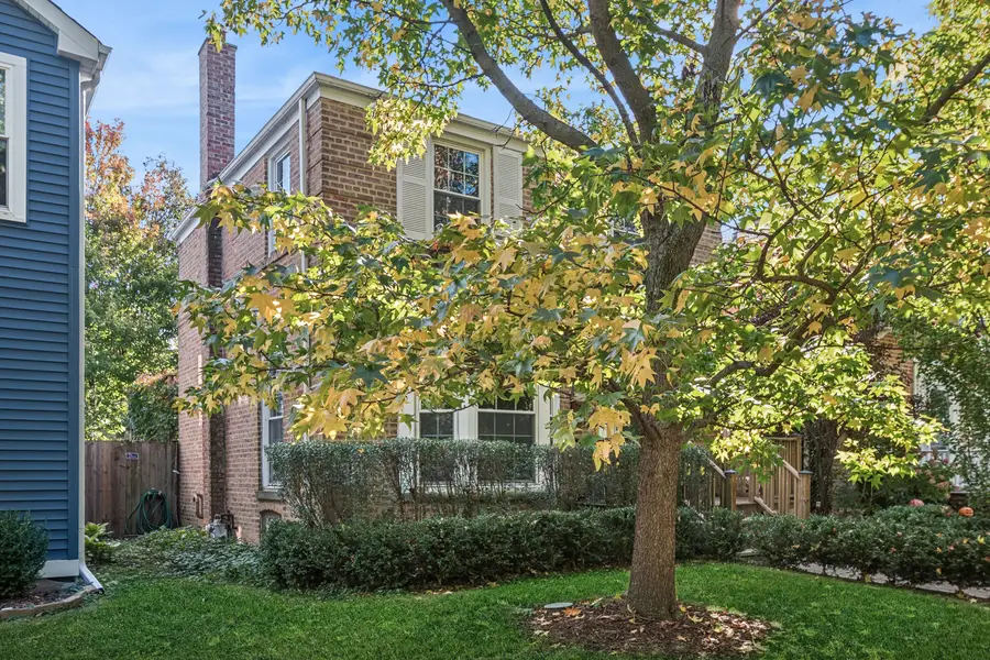1811 Laurel Avenue, Evanston, IL 60201 - Image #2
