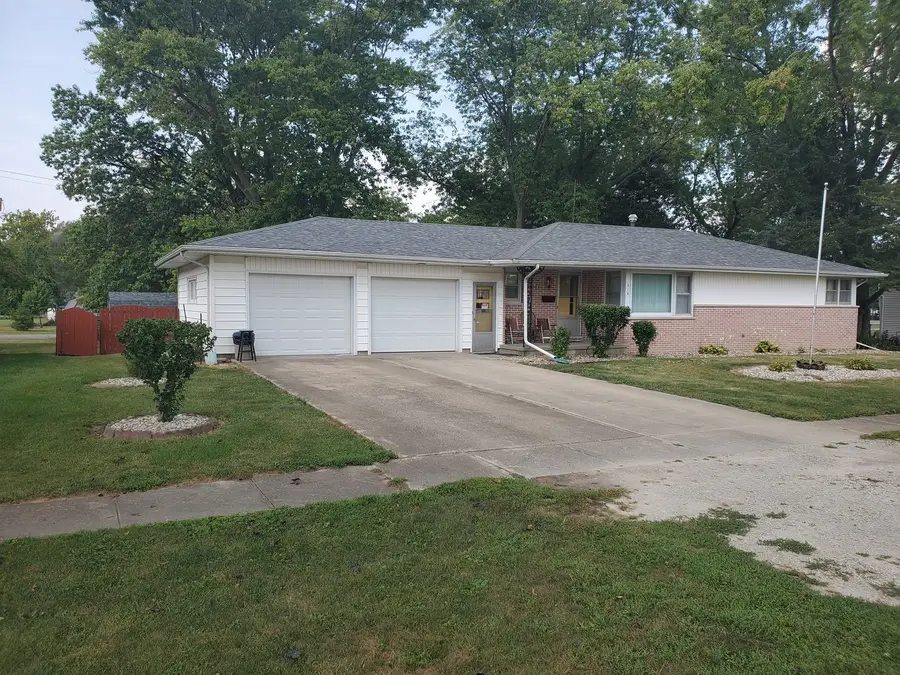 316 N Commerce Street, Gilman, IL 60938 - Image #2