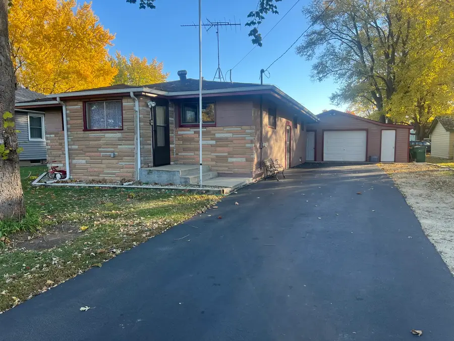 407 S 6th Street, Kirkland, IL 60146 - Image #2