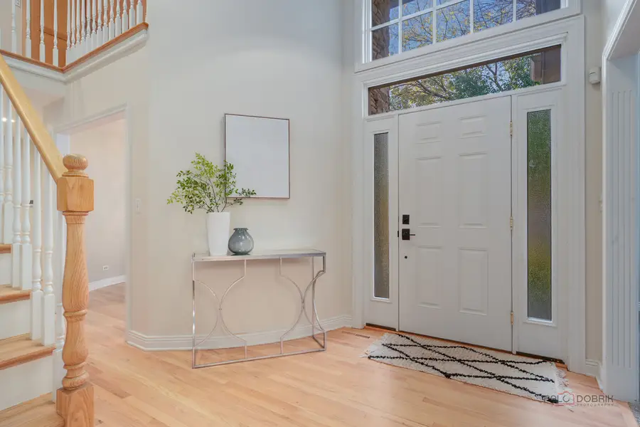 590 Academy Woods Drive, Lake Forest, IL 60045 - Image #3