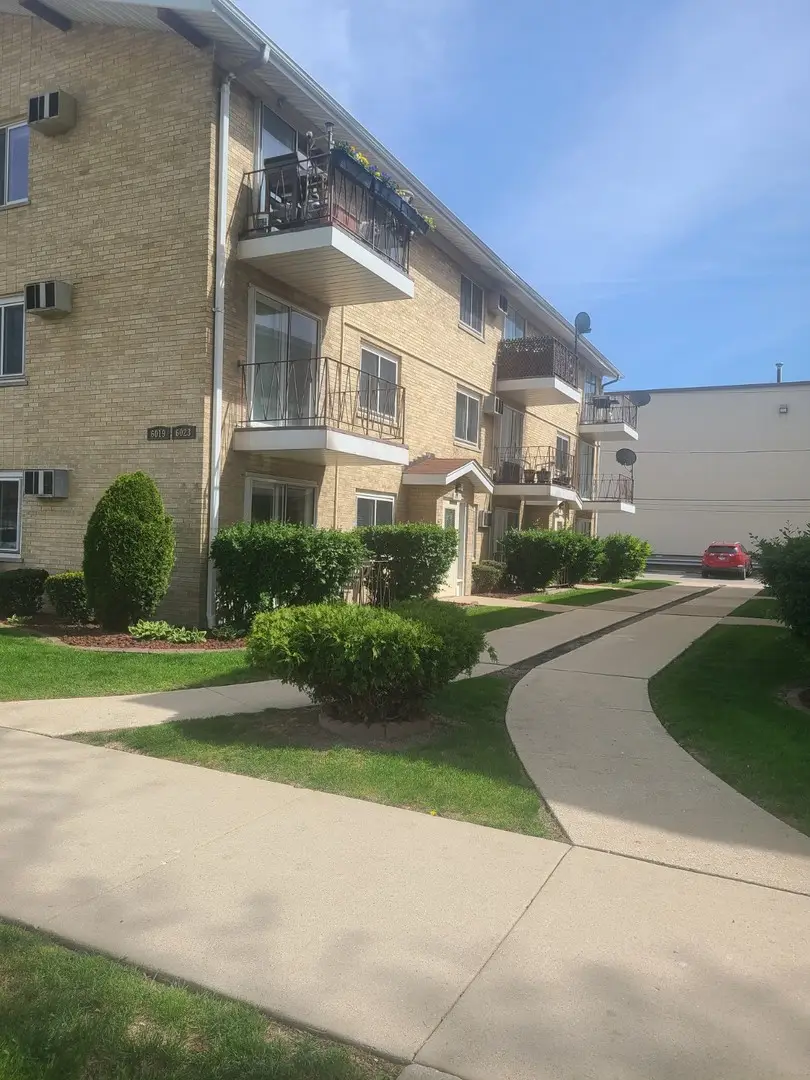 6019 W 64th Place #23-4, Chicago, IL 60638 - Image #1