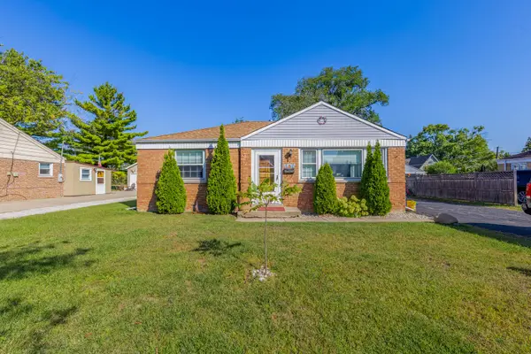 1966 Laura Lane, Des Plaines, IL 60018