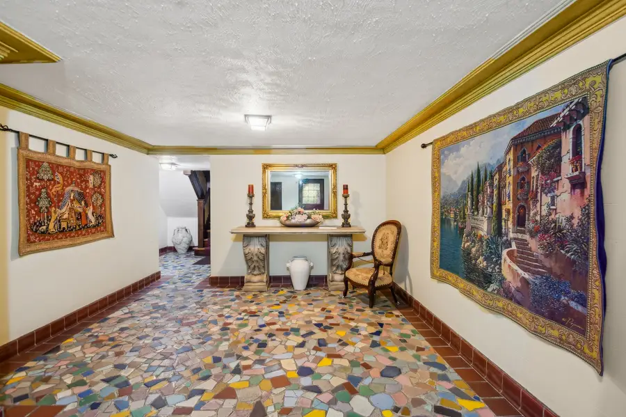 2109 W Jarvis Avenue #1, Chicago, IL 60645 - Image #3