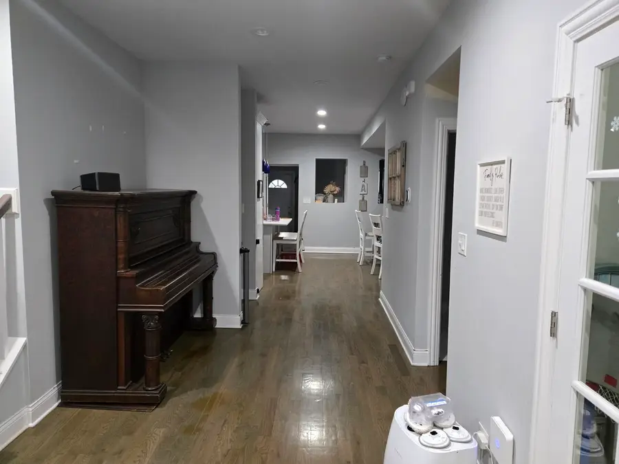 7716 S Paxton Avenue, Chicago, IL 60649 - Image #3