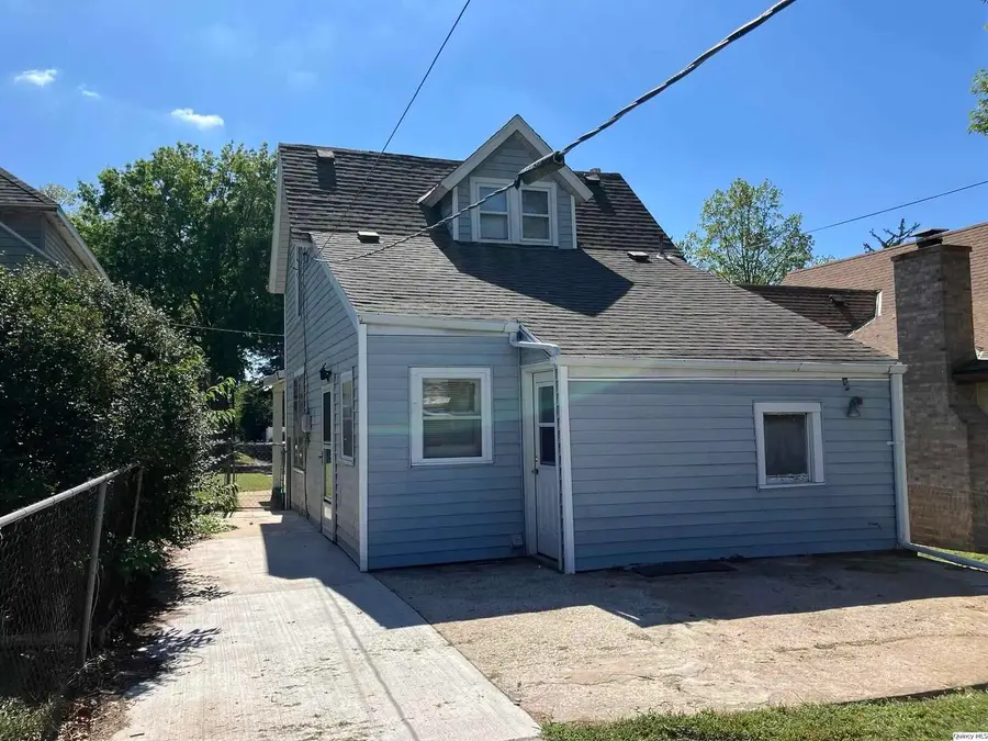 2045 Chestnut, Quincy, IL 62301 - Image #2