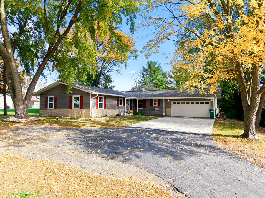 404 Willow Drive, Belvidere, IL 61008 - Image #2