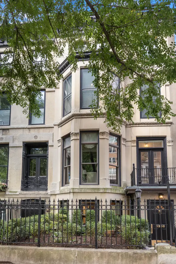 1252 N State Parkway, Chicago, IL 60610