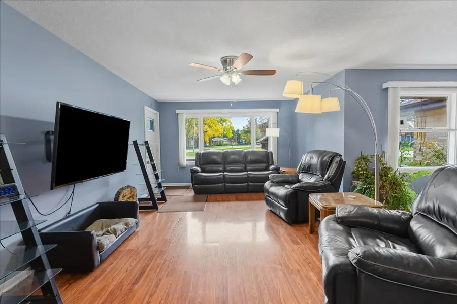 328 Brice Avenue, Mundelein, IL 60060 - Image #2