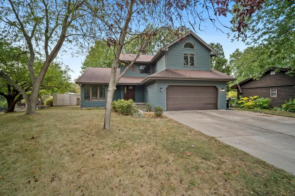 123 S Devonshire Drive, Bloomington, IL 61704 - Image #1