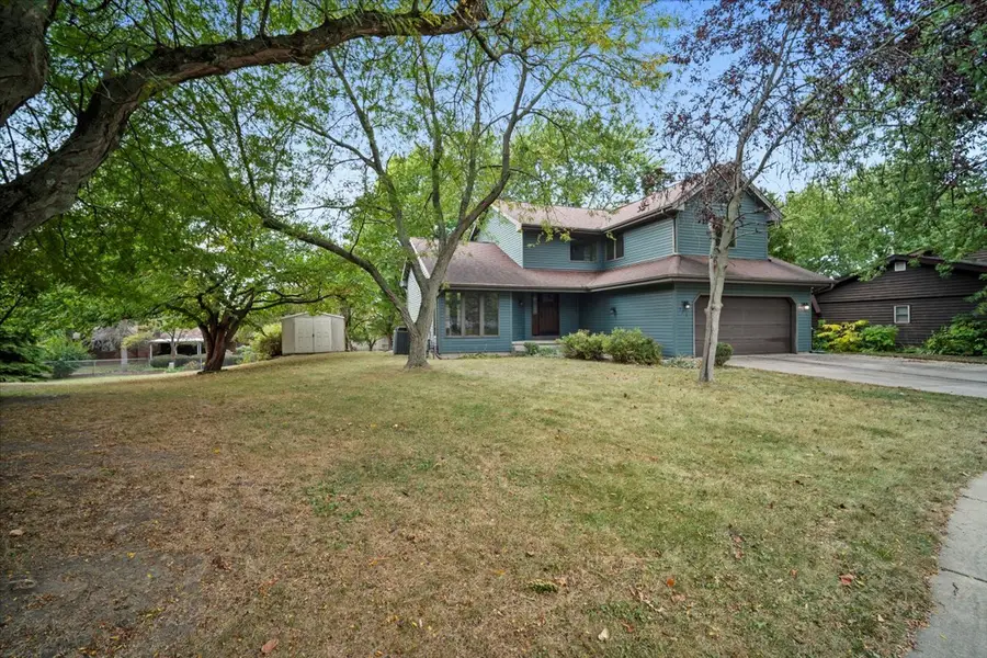 123 S Devonshire Drive, Bloomington, IL 61704 - Image #2