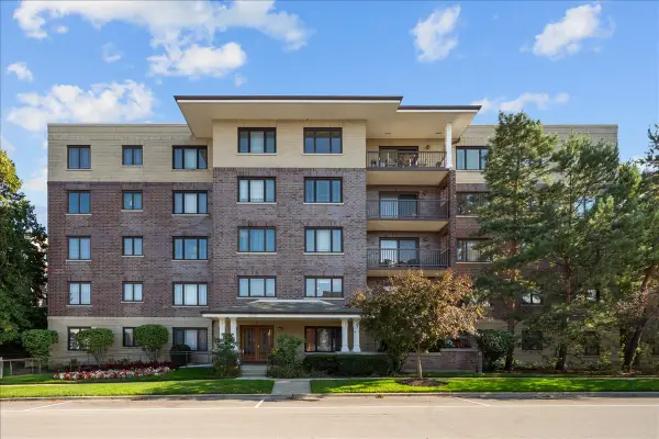 650 Laurel Avenue #303, Highland Park, IL 60035