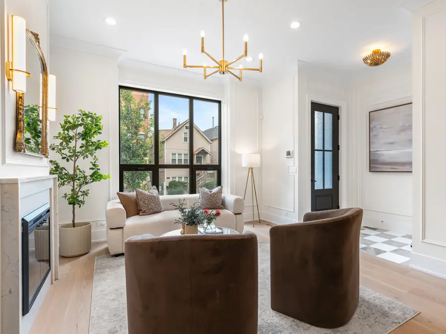3041 N Leavitt Street, Chicago, IL 60618 - #2