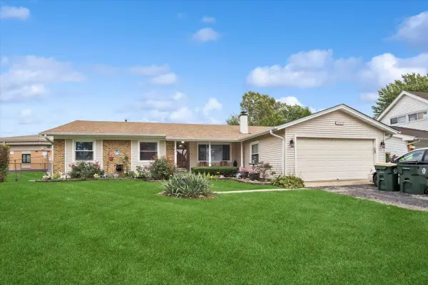 1237 Dover Lane, Elk Grove Village, IL 60007