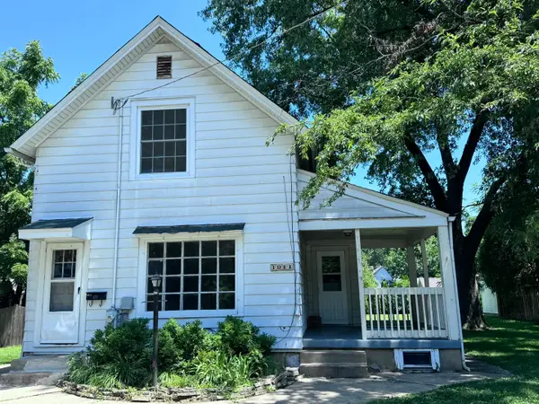 Address Withheld By Seller, Elgin, IL 60120