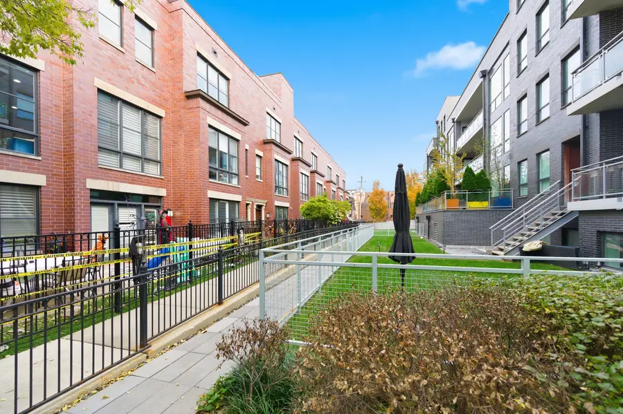 2649 N Hermitage Avenue, Chicago, IL 60614 - Image #2