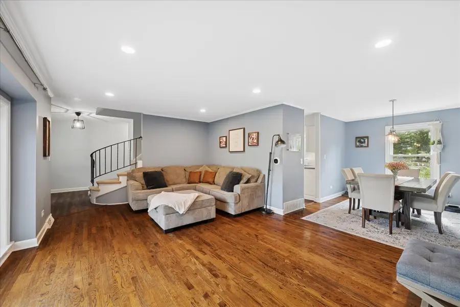 481 Sussex Court, Buffalo Grove, IL 60089 - #3